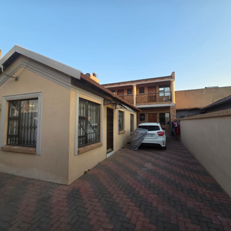  Bedroom Property for Sale in Ebony Park Gauteng