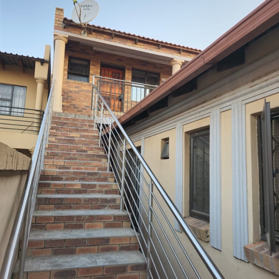  Bedroom Property for Sale in Ebony Park Gauteng