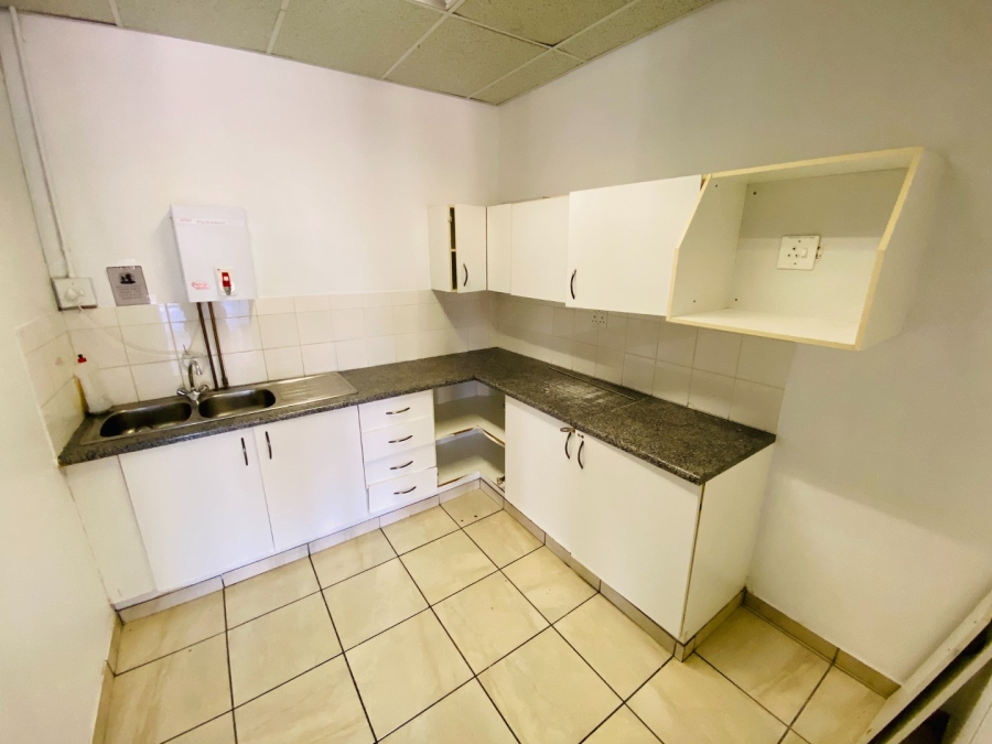To Let commercial Property for Rent in Die Hoewes Gauteng