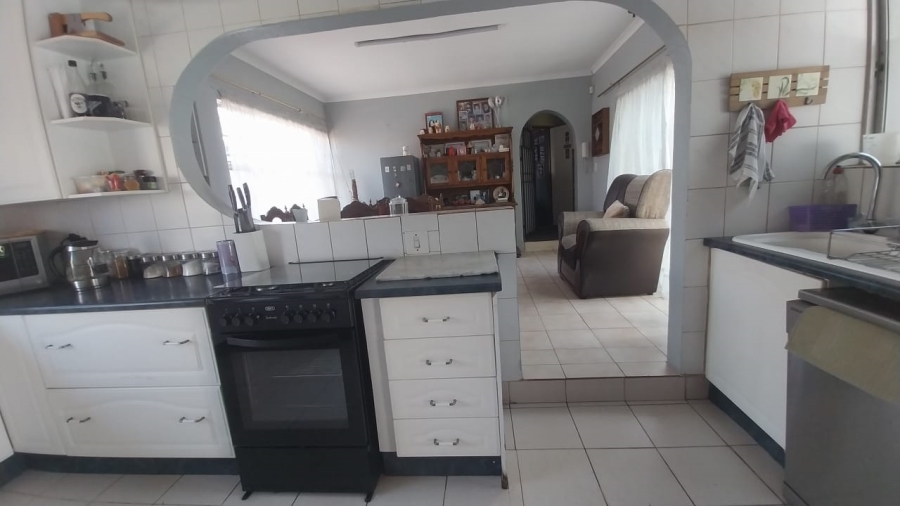 4 Bedroom Property for Sale in Suideroord Gauteng