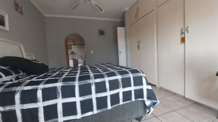 4 Bedroom Property for Sale in Suideroord Gauteng