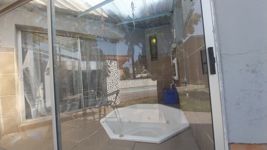 4 Bedroom Property for Sale in Suideroord Gauteng