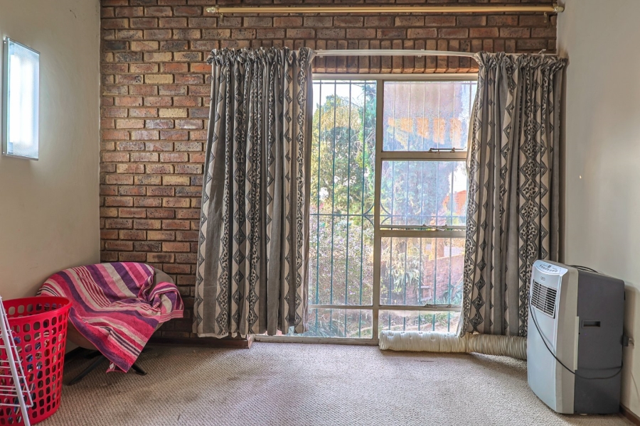 5 Bedroom Property for Sale in Zwartkop Gauteng
