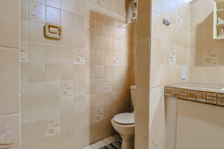 5 Bedroom Property for Sale in Zwartkop Gauteng
