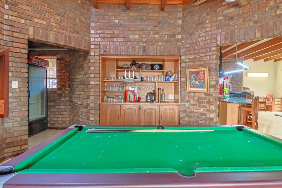 5 Bedroom Property for Sale in Zwartkop Gauteng
