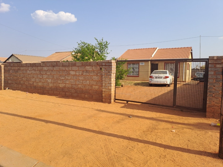 2 Bedroom Property for Sale in Protea Glen Gauteng