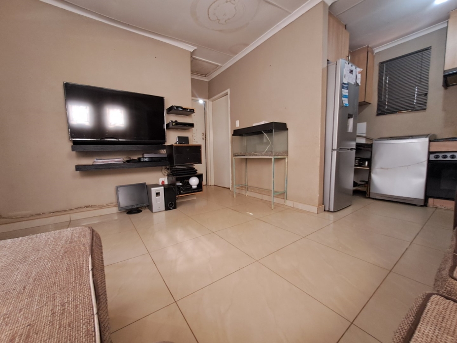 2 Bedroom Property for Sale in Protea Glen Gauteng