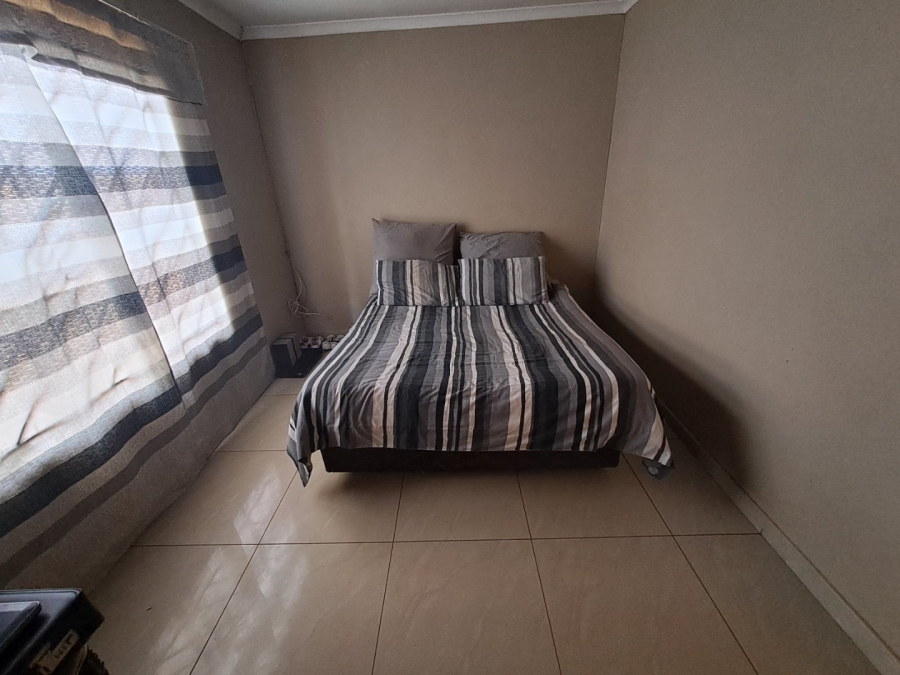 2 Bedroom Property for Sale in Protea Glen Gauteng