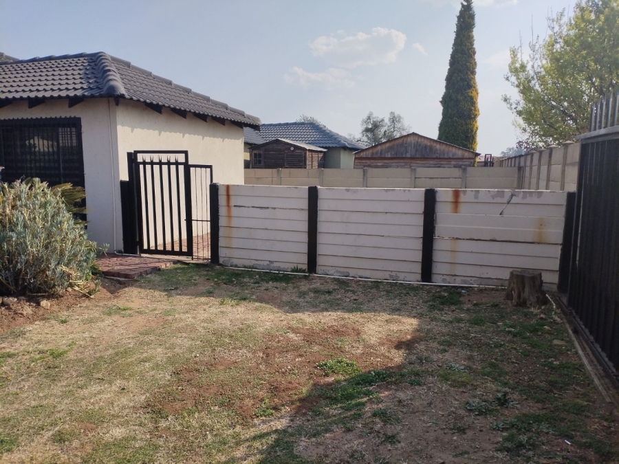 3 Bedroom Property for Sale in Strubenvale Gauteng