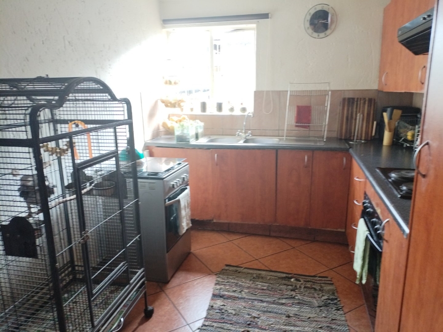 3 Bedroom Property for Sale in Strubenvale Gauteng