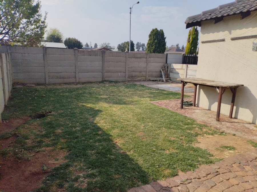 3 Bedroom Property for Sale in Strubenvale Gauteng