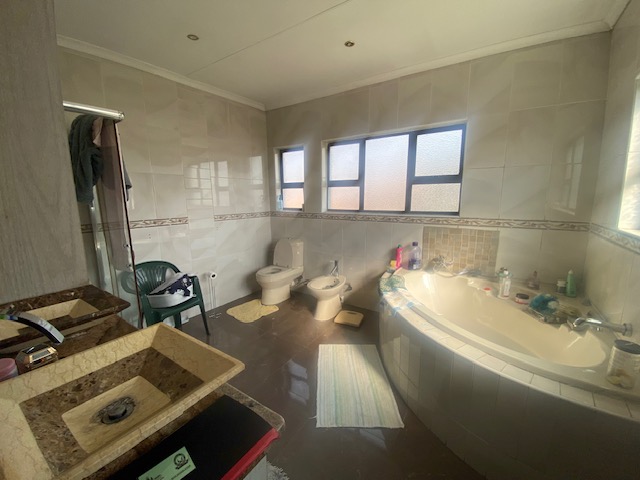 3 Bedroom Property for Sale in Sonneveld Gauteng