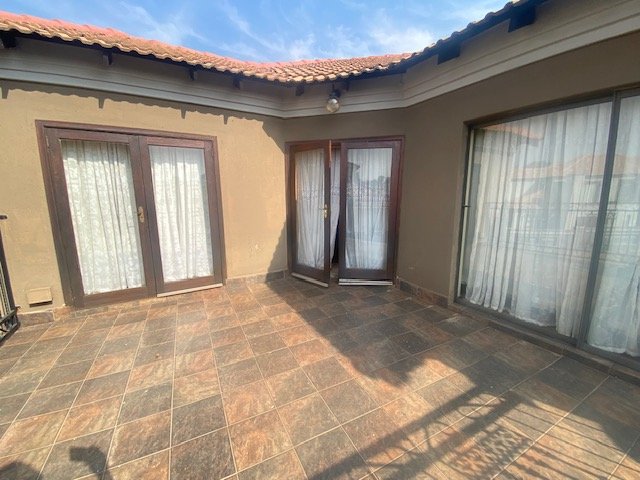 3 Bedroom Property for Sale in Sonneveld Gauteng