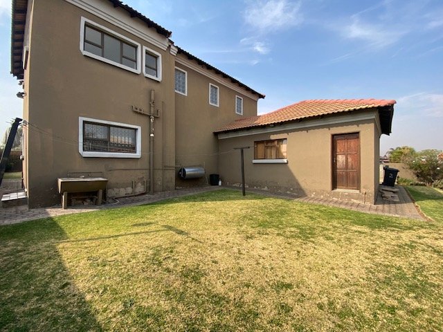 3 Bedroom Property for Sale in Sonneveld Gauteng