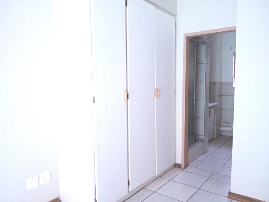 1 Bedroom Property for Sale in Hillcrest Gauteng