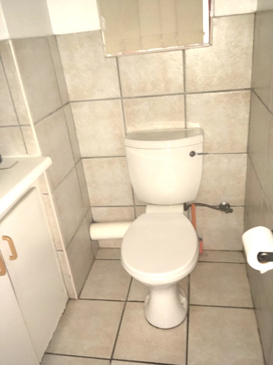 1 Bedroom Property for Sale in Hillcrest Gauteng