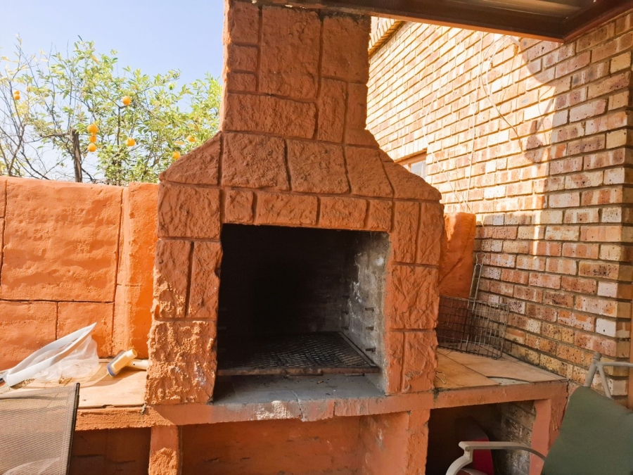 To Let 2 Bedroom Property for Rent in Annlin Gauteng