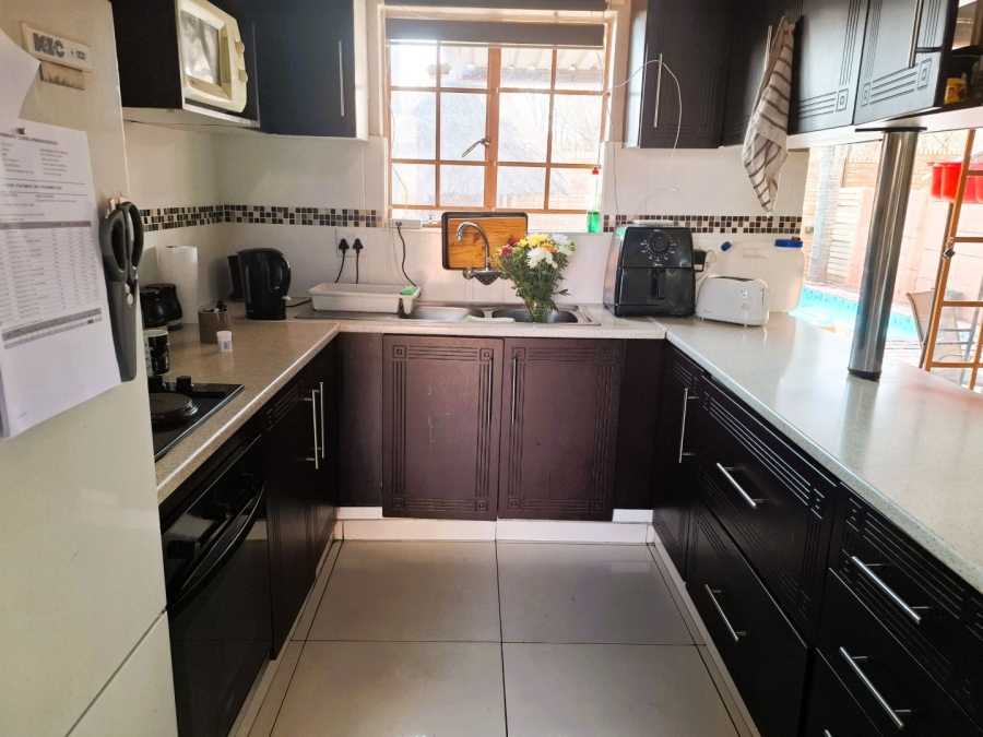 To Let 2 Bedroom Property for Rent in Annlin Gauteng