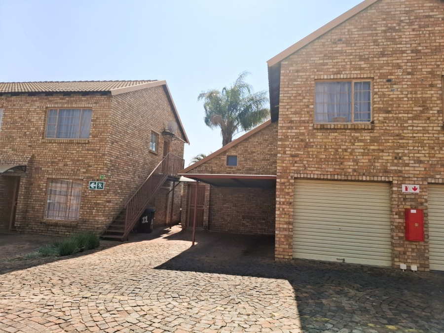 To Let 2 Bedroom Property for Rent in Annlin Gauteng