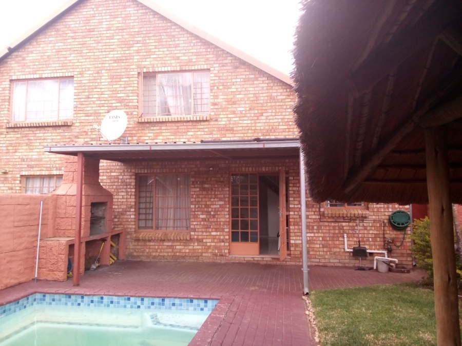 To Let 2 Bedroom Property for Rent in Annlin Gauteng