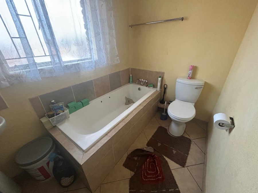 2 Bedroom Property for Sale in Olievenhoutbosch Gauteng