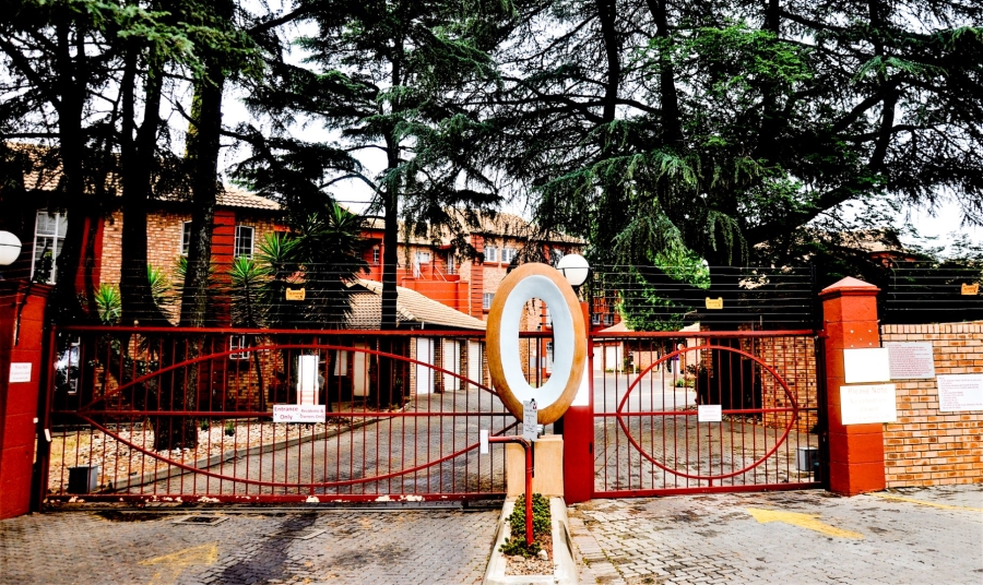 2 Bedroom Property for Sale in Die Hoewes Gauteng