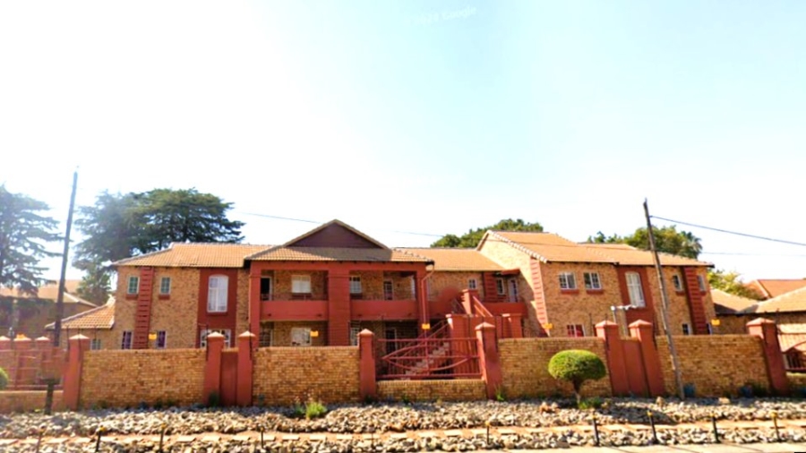 2 Bedroom Property for Sale in Die Hoewes Gauteng
