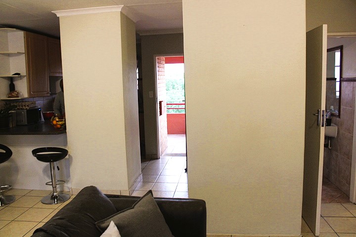 2 Bedroom Property for Sale in Die Hoewes Gauteng