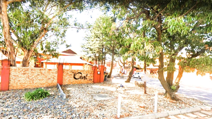 2 Bedroom Property for Sale in Die Hoewes Gauteng