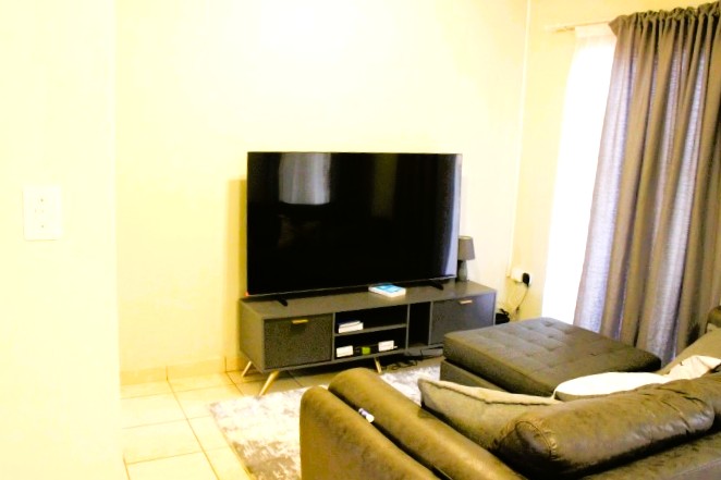 2 Bedroom Property for Sale in Die Hoewes Gauteng