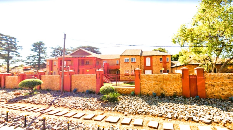 2 Bedroom Property for Sale in Die Hoewes Gauteng