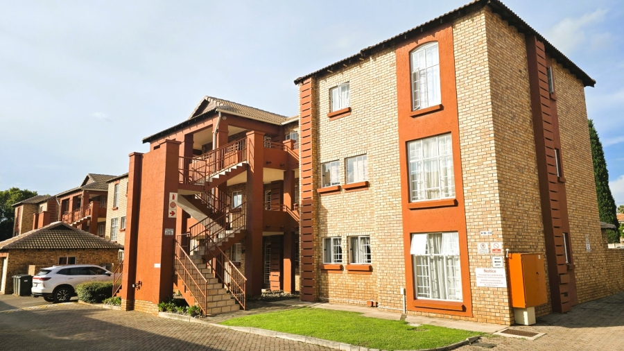 2 Bedroom Property for Sale in Die Hoewes Gauteng