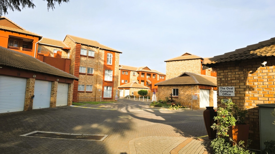 2 Bedroom Property for Sale in Die Hoewes Gauteng