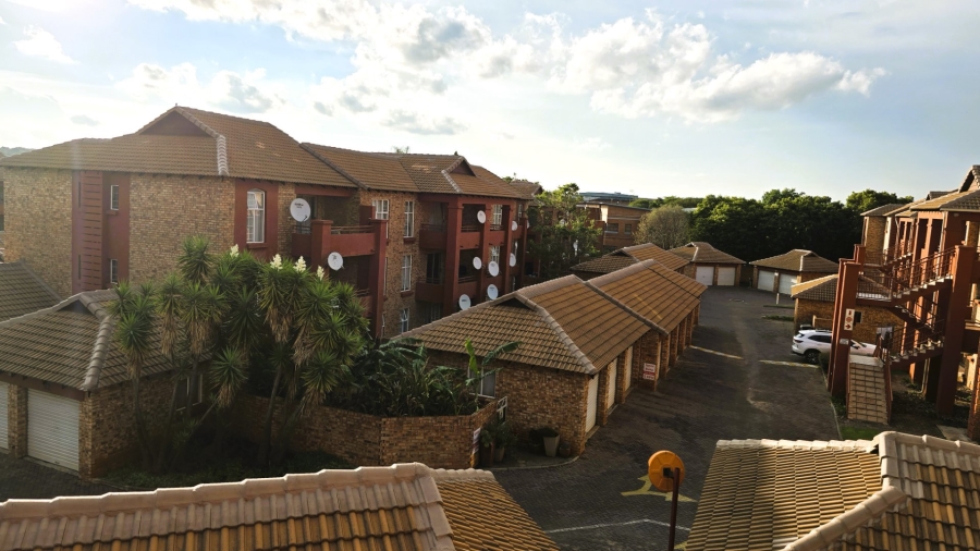 2 Bedroom Property for Sale in Die Hoewes Gauteng