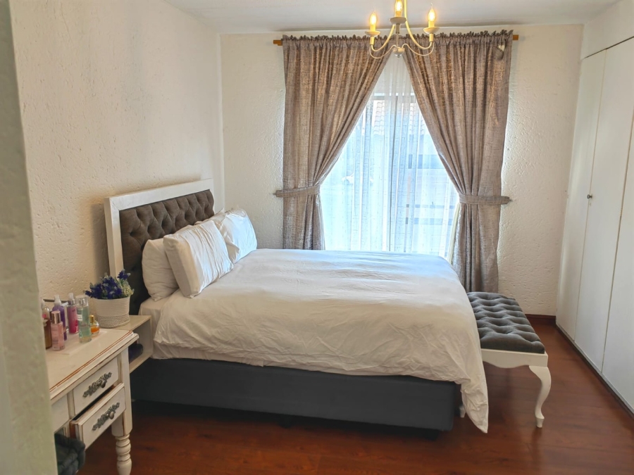 To Let 3 Bedroom Property for Rent in Lakefield Gauteng