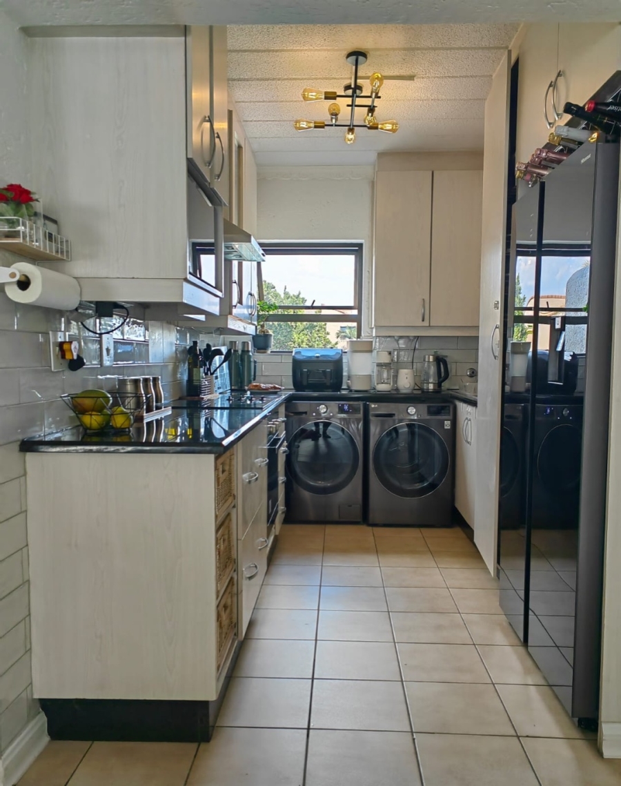 To Let 3 Bedroom Property for Rent in Lakefield Gauteng