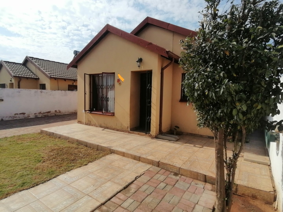 To Let 2 Bedroom Property for Rent in Soshanguve East Gauteng