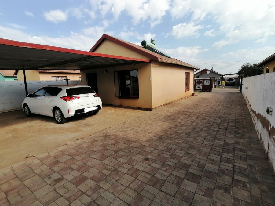 To Let 2 Bedroom Property for Rent in Soshanguve East Gauteng