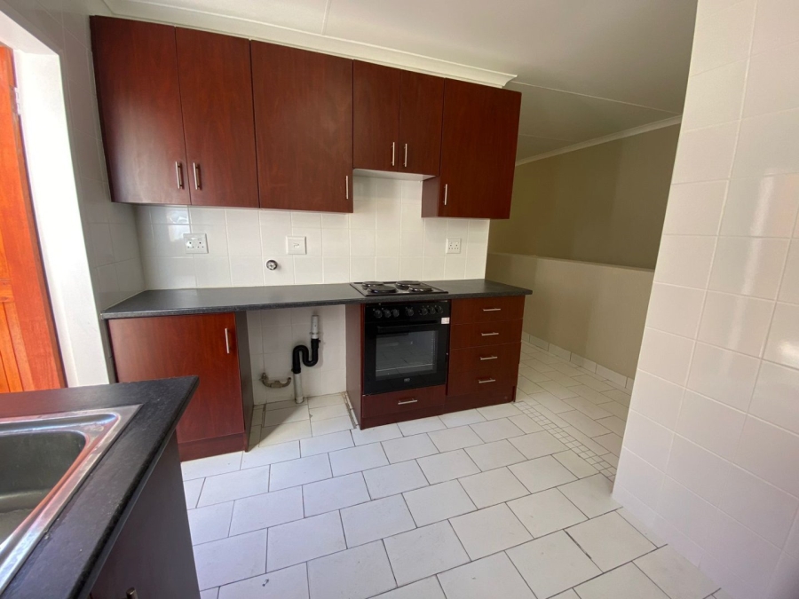 2 Bedroom Property for Sale in Corlett Gardens Gauteng