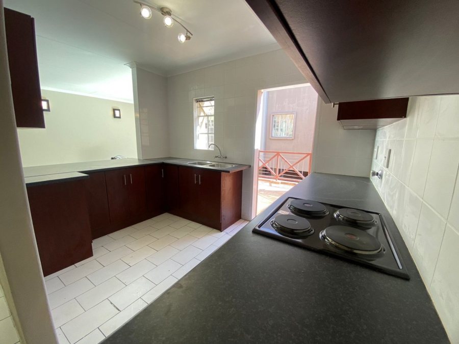 2 Bedroom Property for Sale in Corlett Gardens Gauteng