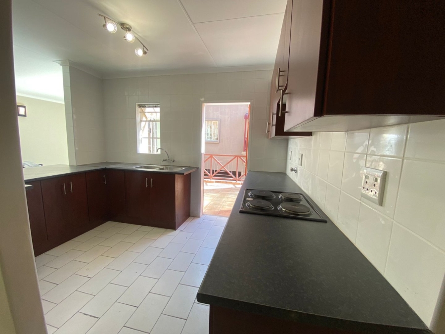 2 Bedroom Property for Sale in Corlett Gardens Gauteng