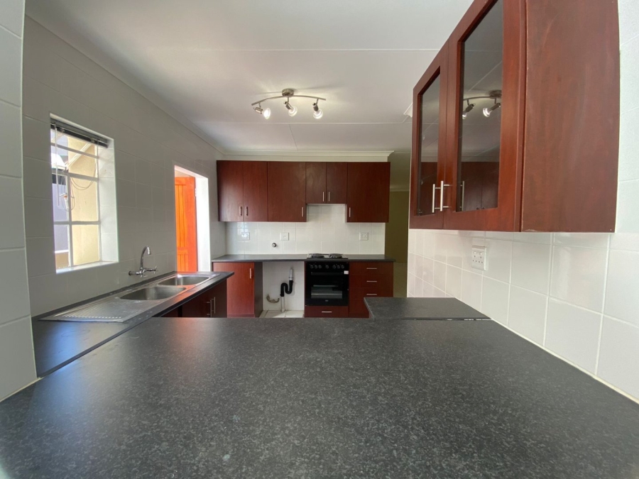2 Bedroom Property for Sale in Corlett Gardens Gauteng