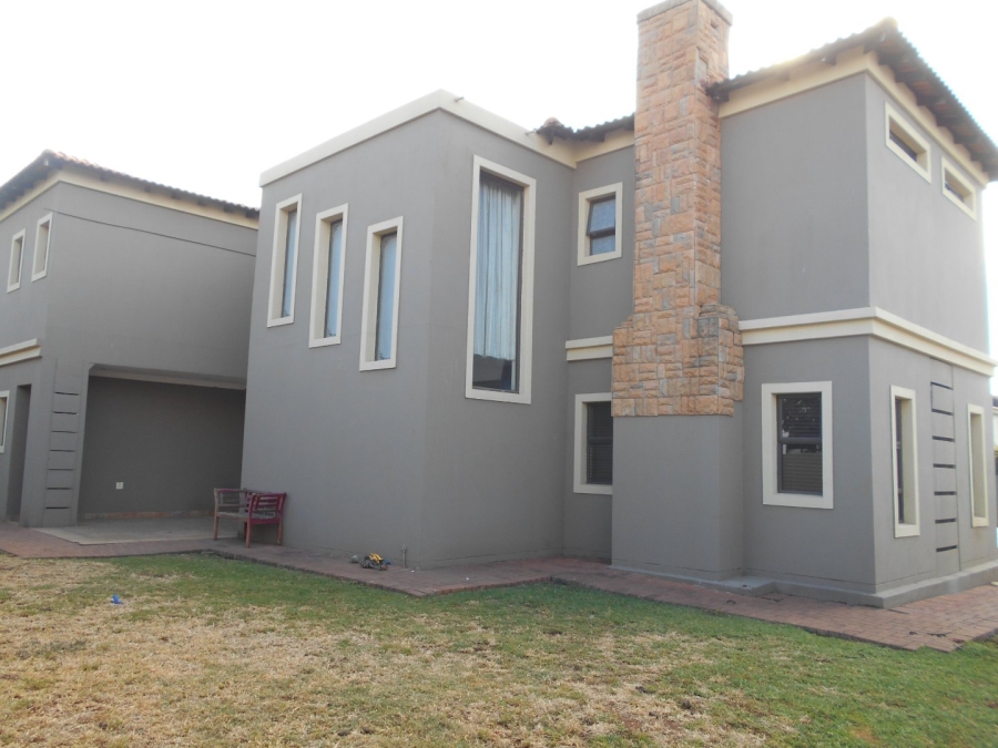 To Let 5 Bedroom Property for Rent in Monavoni Gauteng