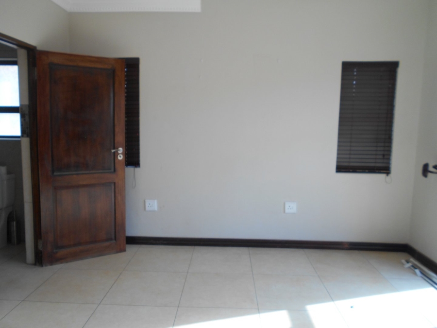 To Let 5 Bedroom Property for Rent in Monavoni Gauteng