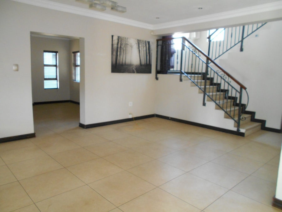 To Let 5 Bedroom Property for Rent in Monavoni Gauteng