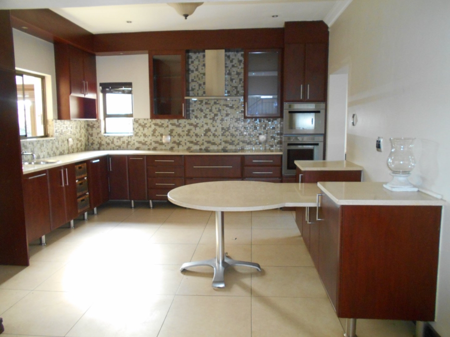 To Let 5 Bedroom Property for Rent in Monavoni Gauteng