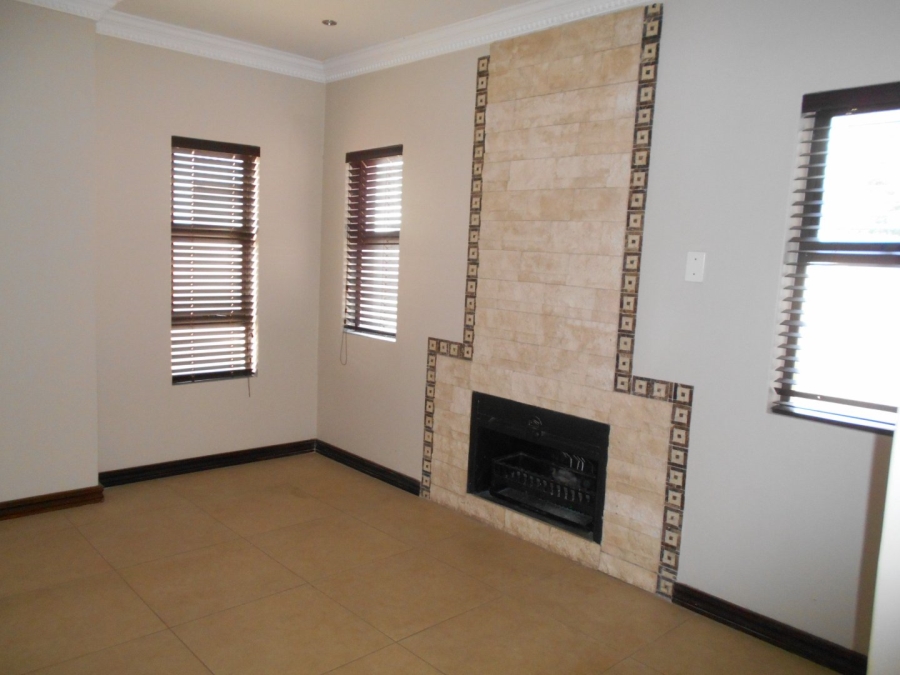 To Let 5 Bedroom Property for Rent in Monavoni Gauteng