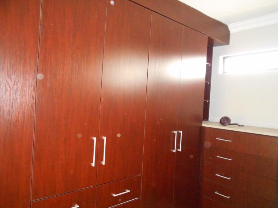 To Let 5 Bedroom Property for Rent in Monavoni Gauteng