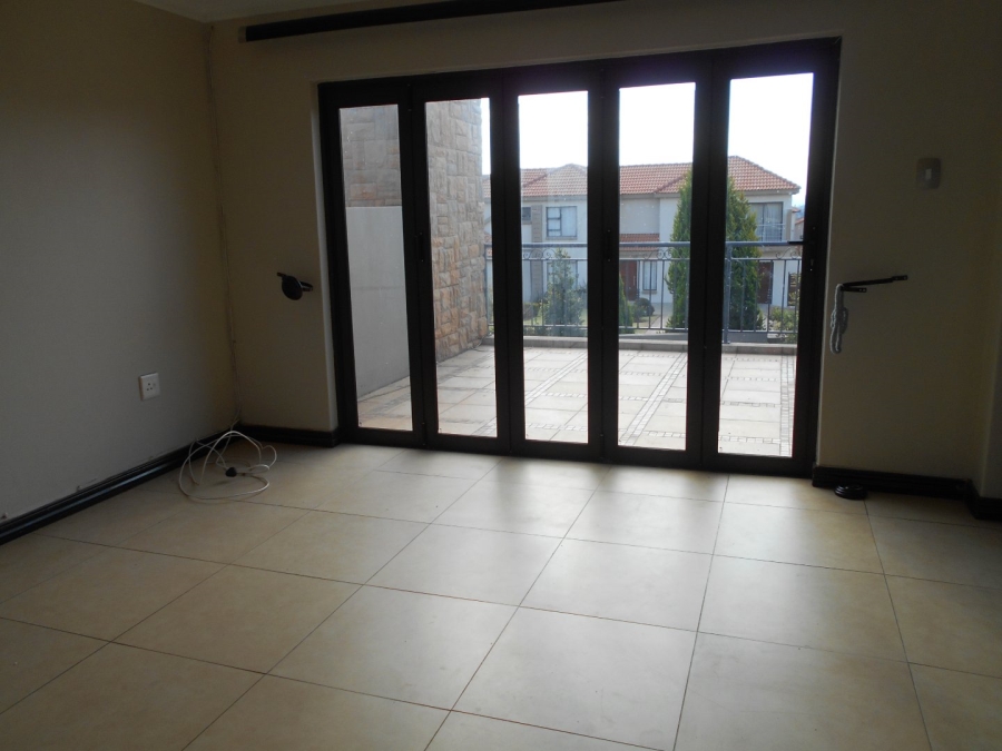 To Let 5 Bedroom Property for Rent in Monavoni Gauteng