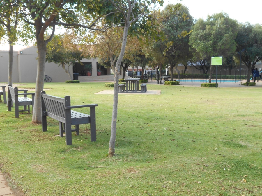 To Let 5 Bedroom Property for Rent in Monavoni Gauteng